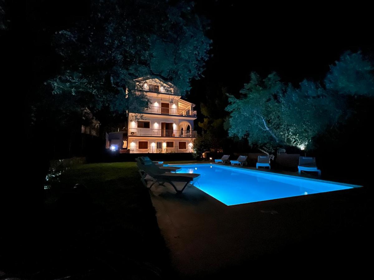 Villa Idyllium Planos  Luaran gambar